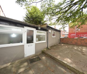 1 Bed Flat, Victoria Road, LS6 - Photo 5