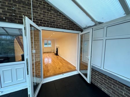 3 Bed Semi-Detached House, Dunsmore Road, LU1 - Photo 3