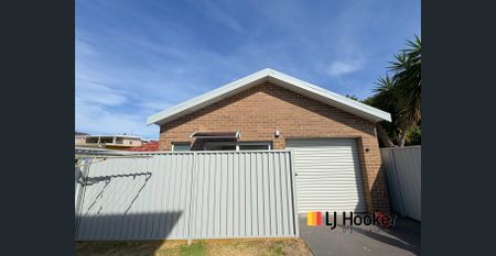 MODERN SPACIOUS STUDIO GRANNY FLAT - CLOSE TO BEACH - Photo 5