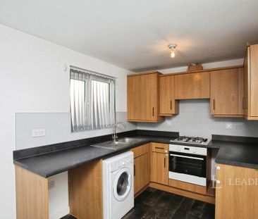 3 bedroom semi-detached house to rent - Photo 4