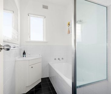 Beautifully Updated Home – Fantastic Location! - Photo 5