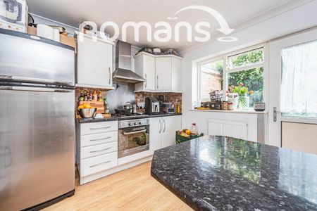 Kingfisher Drive, Woodley, Reading, RG5 - Photo 2