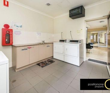 Large Single Room. Rent Includes Electricity, Wi Fi and Water – Bus... - Photo 6