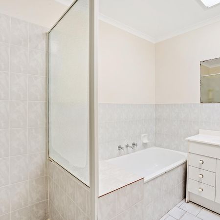 Neat Bruce Townhouse - Photo 3