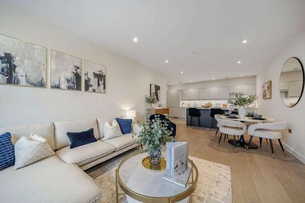 Chertsey, Surrey, KT16 - Photo 1