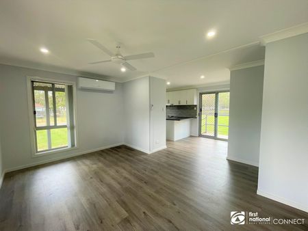 Contemporary, Leafy Sanctuary - Photo 2