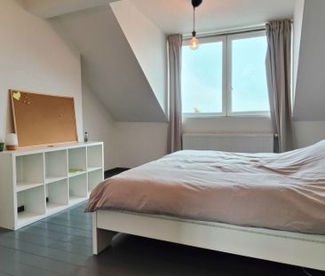 Duplex te huur in Etterbeek voor € 1.400 met 1 slaapkamer - Photo 1