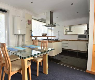 3 bedroom terraced house to rent - Photo 4
