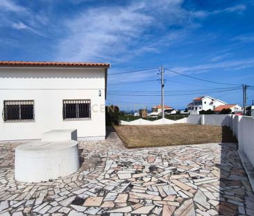 A dos Cunhados, Lisbon - Photo 1