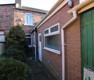 2 bedroom terraced house to rent - Photo 4