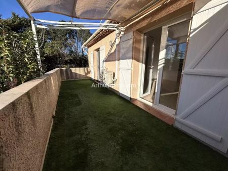 Location Appartement 4 pièces 74 m2 à Aubagne - Photo 2