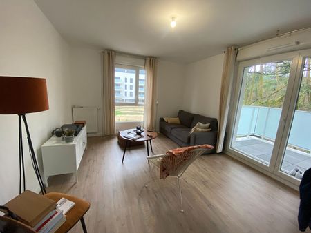 BEL APPARTEMENT T3 MEUBLE/ 65 M2 AVEC TERRASSE - Photo 3