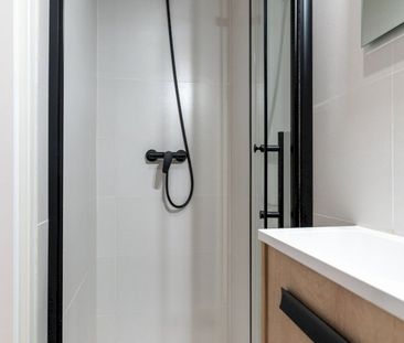 Bright room in Comillas. - Photo 3