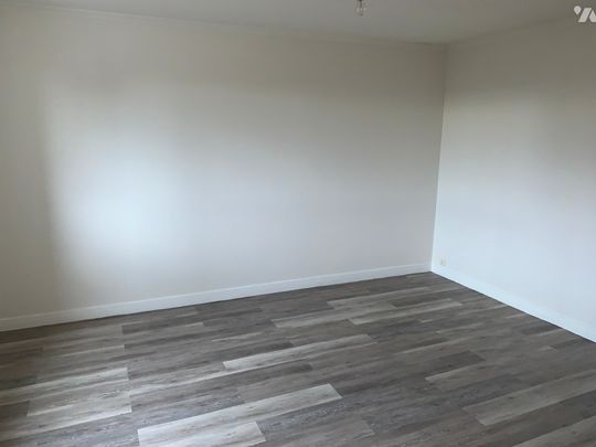 F1 de 32 m² VERSON - Photo 1