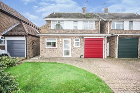 Four-Bedrooms Detached House - Photo 2