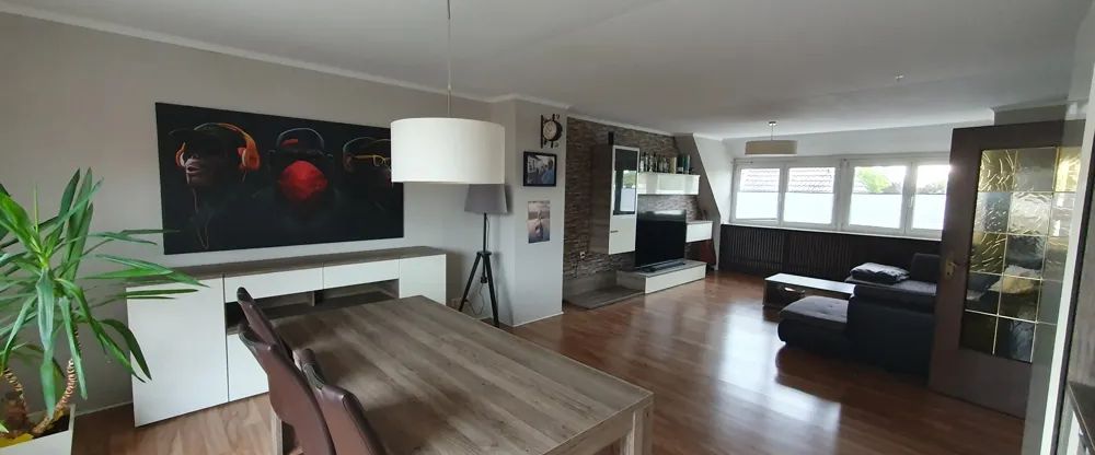 Großzügige Dachgeschosswohnung mit Balkon in zentraler Lage - Foto 1