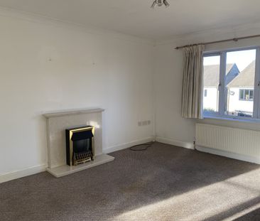 TWO BEDROOM FLAT - Photo 3