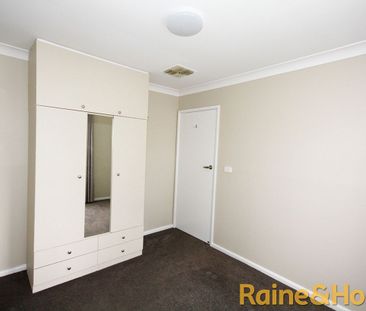 Family Home in convenient location - Photo 3