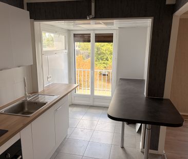 Location Appartement 3 pièces 69m² CHATELLERAULT 86100 - Photo 5