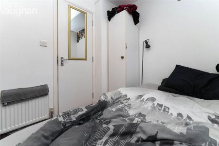 6 bedroom detached house to rent - Photo 4