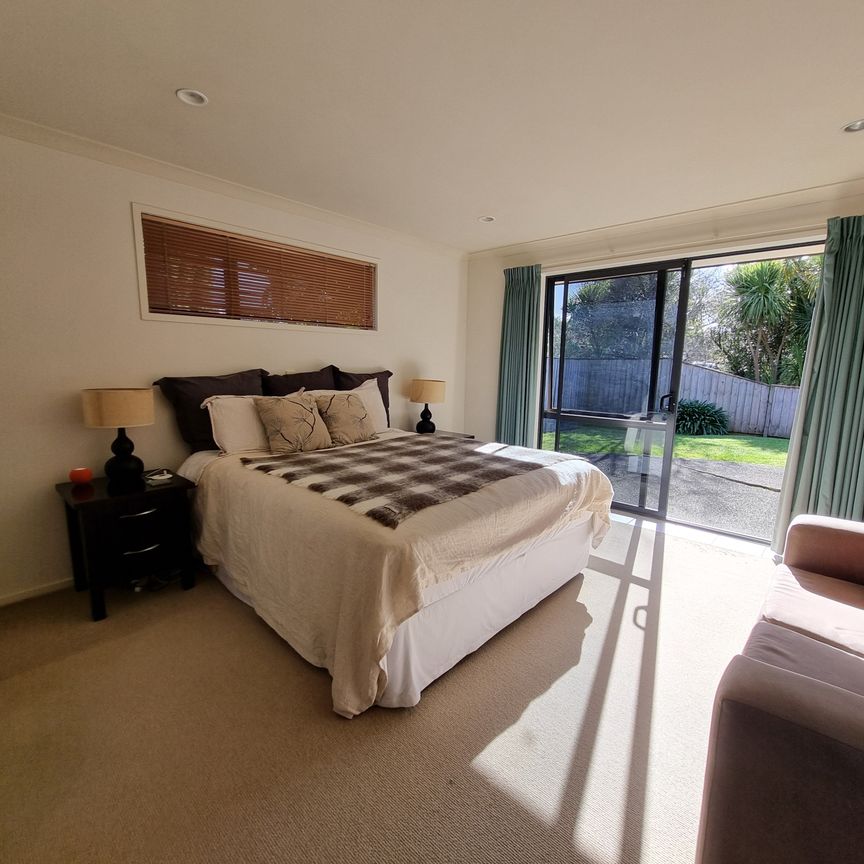 Cul-De-Sac Living - Beachlands - Photo 1