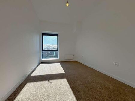 Lakeside West, Lakeside Close, Staines-upon-thames, Surrey, TW18 - Photo 2