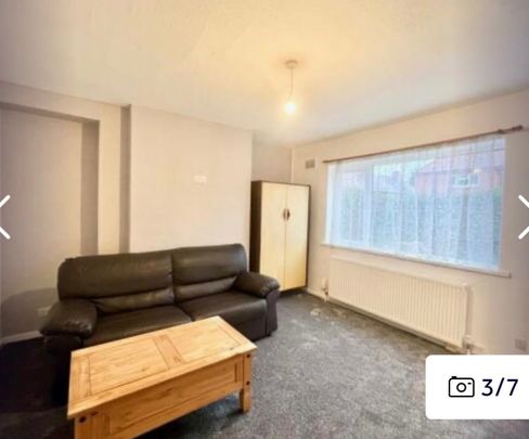 3 Bed Terraced House, Alexandra Crescent, NG9 - Photo 1