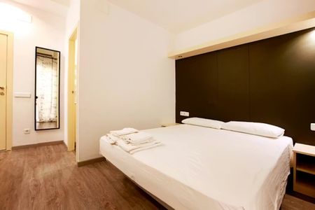 Carrer de Picalquers, Barcelona, Catalonia 08001 - Photo 4