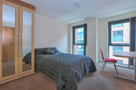 3 bedroom flat to rent - Photo 3