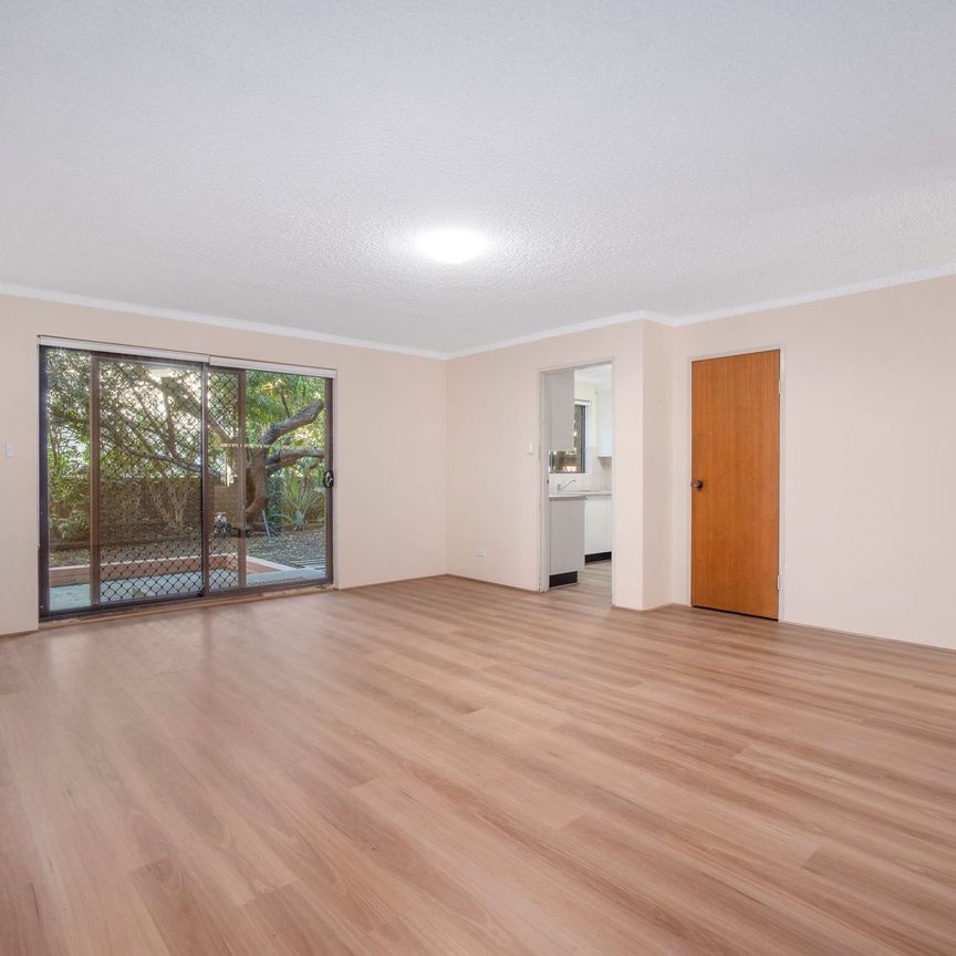 Dee Why, 2/24 Banksia Street - Photo 1