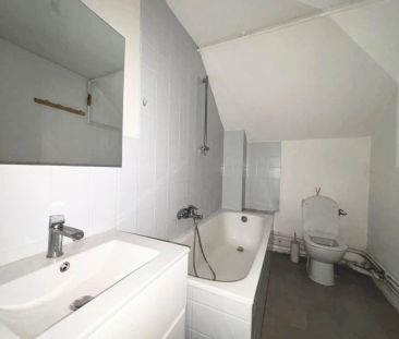 Appartement à louer 5 pièces 105.99m² - Photo 2
