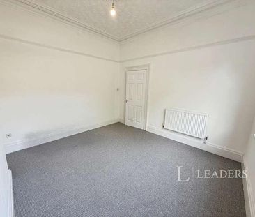 Hainton Avenue, Grimsby, DN32 - Photo 4