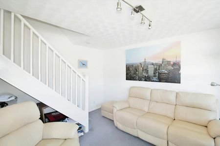 2 bedroom House To Let - Photo 2