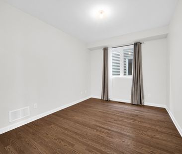 For Lease - 366 Cloyne Crescent, Barrhaven, Ontario - Photo 5