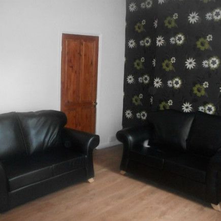 4 Bed Student House - Stockton - Photo 1