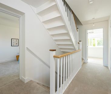 4 bedroom semi-detached house to rent - Photo 6