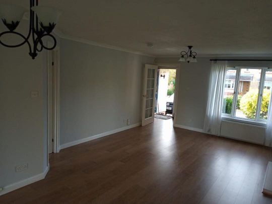 4 Bed Detached House, Ascot Avenue, G12 - Photo 1