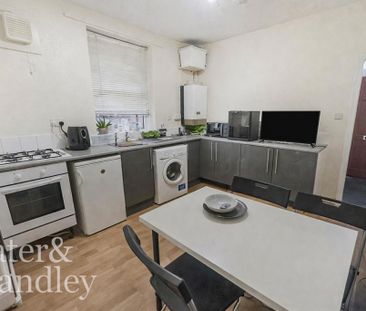 2 bedroom terraced house to rent - Photo 3