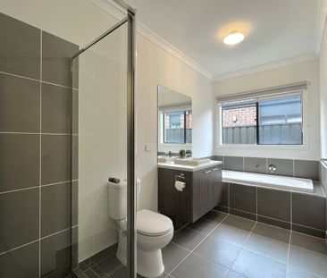 Modern, Low-Maintenance Living in the Heart of Clyde - Photo 5