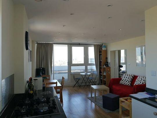 1 Bed Flat, Salmon Lane, E14 - Photo 1
