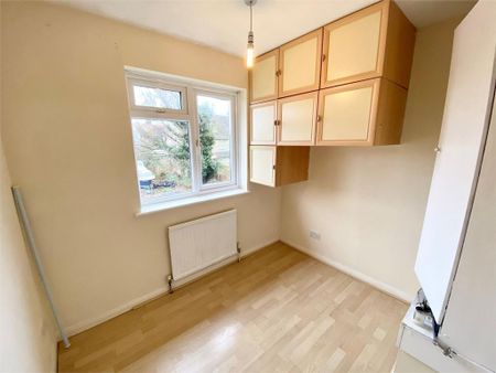 3 bedroom terraced house to rent - Photo 2