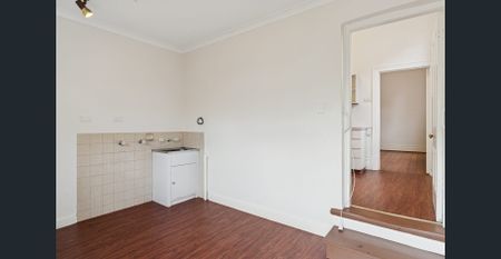 A Mighty Little Charmer in the Heart of Perth - Photo 5