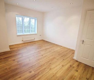 Castle Lodge Square, LS26 - Photo 1