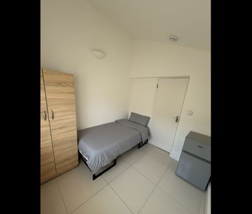 Room in a Shared House, Durban Road, N17 - Photo 3