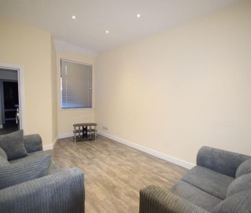 4 bedroom terraced house to rent - Photo 6
