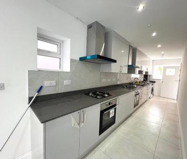 6 bedroom semi-detached house to rent - Photo 6