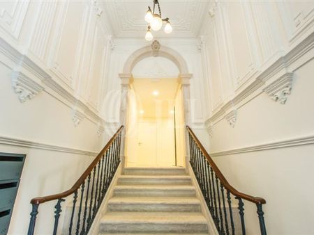 2 room luxury Flat for rent in Marques de Pombal (Coracao de Jesus), Lisbon - Photo 2
