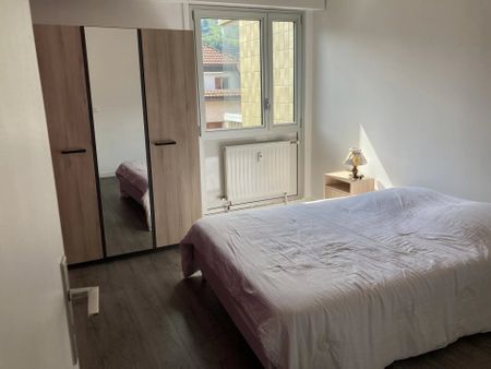 Location Appartement 3 pièces 81m² SALLANCHES 74700 - Photo 2