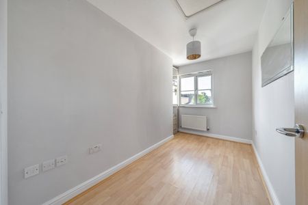 3 bedroom terraced house to rent - Photo 2