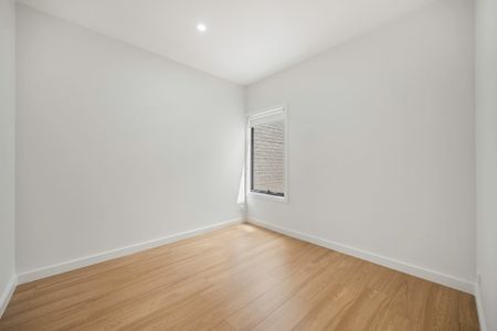 5 Taro Walk, Rockbank VIC, Belconnen - Photo 3